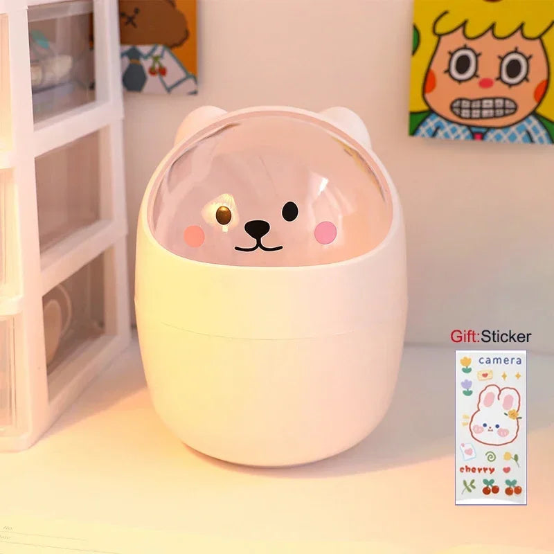 Corbeille à Papier Mini Mignonne Kawaii de Bureau Maison Créative avec Couvercle Boîte de Rangement de Bureau pour Chambre Porte-Stylo avec Autocollant Offert
