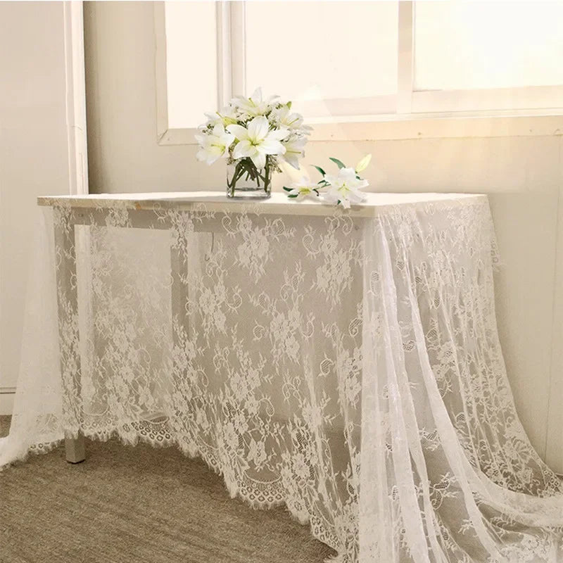 Nappe rustique de mariage en dentelle blanche, nappe de réception brodée vintage, décoration de table de fête bohème Saint-Valentin